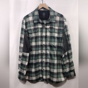 Wrangler ATG Plaid Button Shirt Mens XL Green Gray Outdoor Hiking Camping